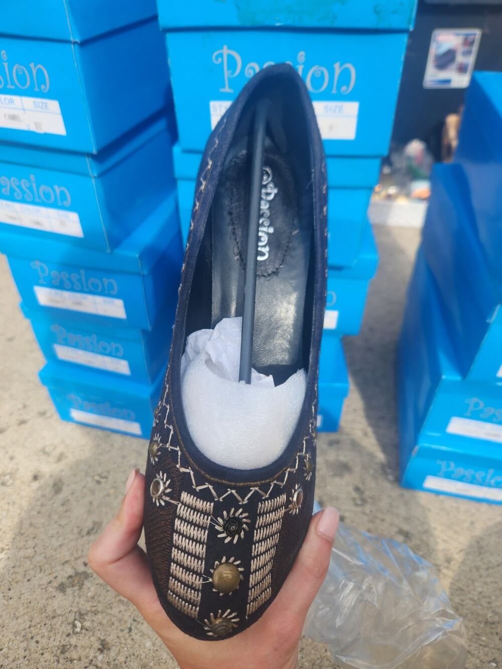 NIB Passion Tina Size 10 Black Faux Suede Pumps With Stitched Embelishment